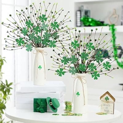 [Yuefunny] Yuefunny 2 Set St. Patrick's Day Decorations St. Patrick's Day Shamrock Picks and Vase Green Floral Berry Picks Branches Artificial Flower Four Leaf Clover Stems Vase Gifts for Irish Table Centerpiece